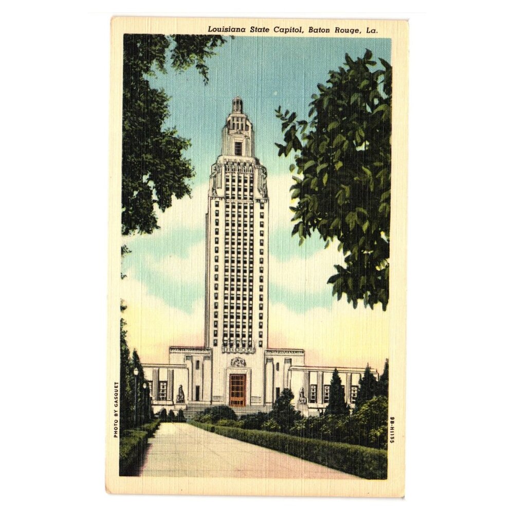 Vintage Louisiana State Capitol Baton Rouge Postcard 34 Story Skyscraper Scene